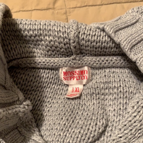 Mossimo Sz XL (2) heavy gauge sweaters in gray and tan. Versatile, comfy & warm. - Picture 7 of 8